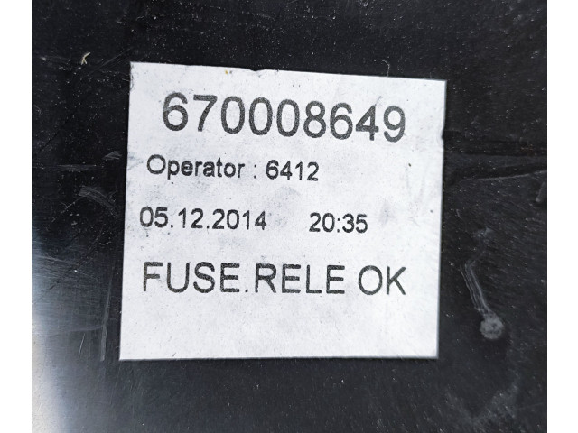 Блок предохранителей 670008649 Maserati Ghibli