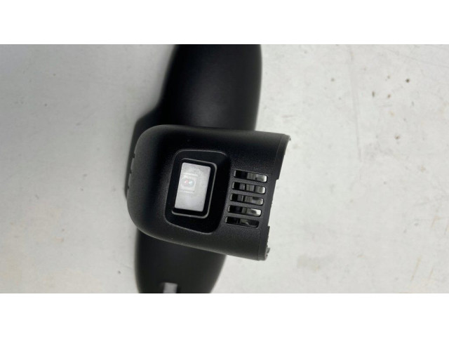 Зеркало заднего вида (в салоне)