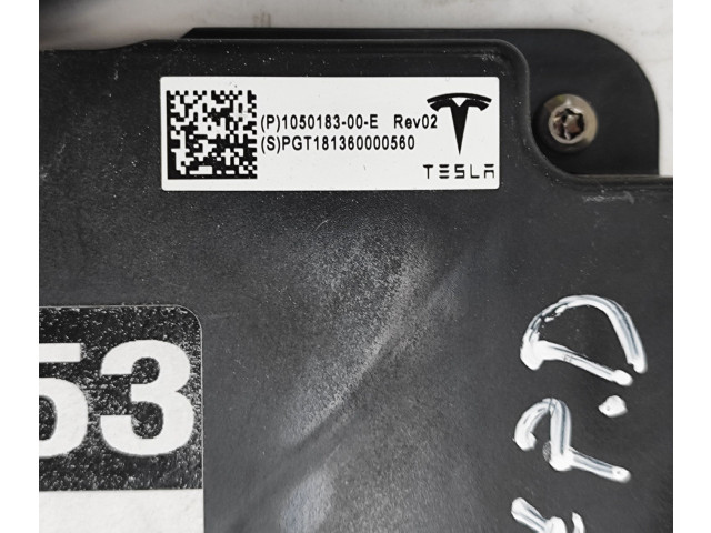 Vstřikovací lišta 105018300E   Tesla Model X    L1S 