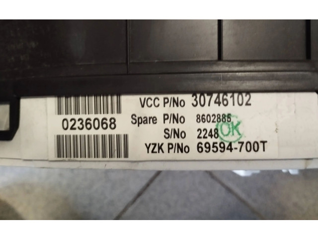 Панель приборов 30746102, 8602885   Volvo V70       