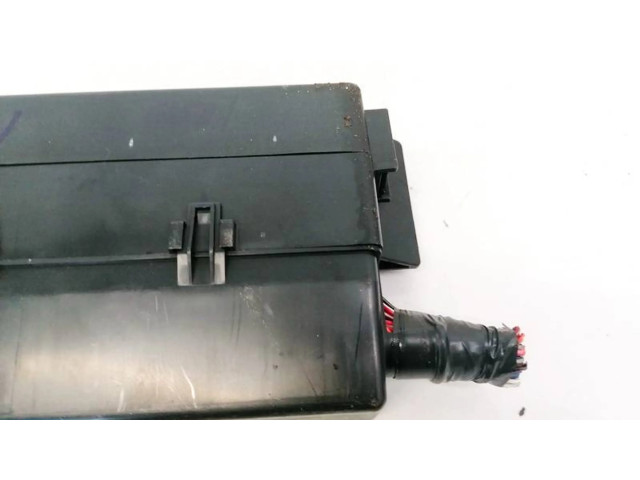 Pojistková skříňka Cadillac SRX 2005