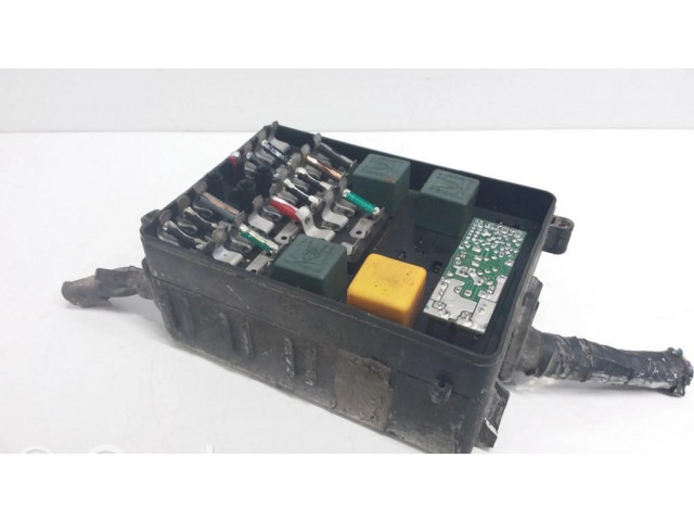 Pojistková skříňka BMW 5 E28 1985