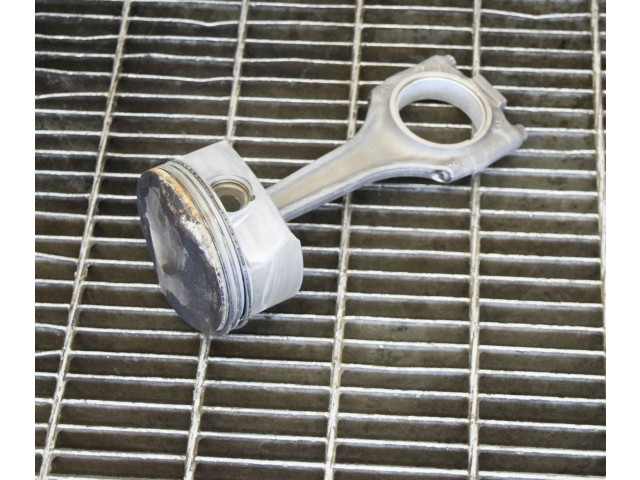 Píst 94810305821, 94810301922 Porsche Panamera (970) pro benzínový motor 3.6