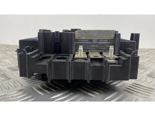 Блок предохранителей 68366721AD   Jeep Grand Cherokee WL    