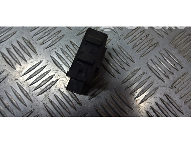 Блок управления X1T14375M Mazda Premacy