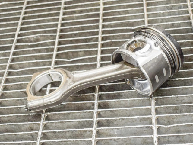 Поршень 9HX (DV6ATED4) 0628V1, 060392 Peugeot 308 для дизельного двигателя 1.6