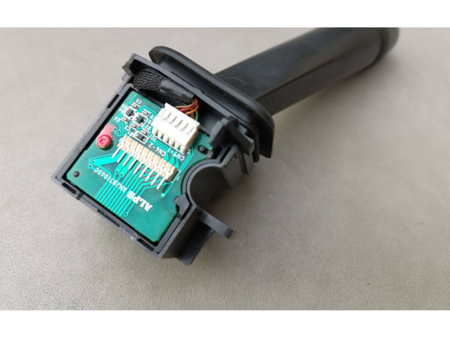 Ручка стеклоочистителей 8691695   Volvo S60