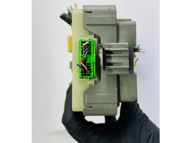 Блок предохранителей Y338850 Honda Accord