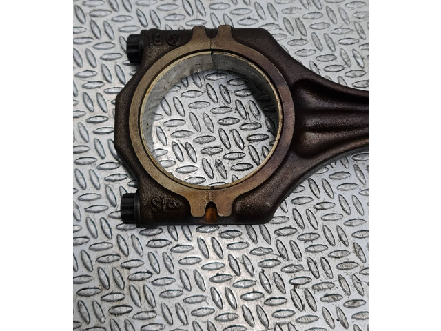  Поршень с шатуном    Audi A3 S3 8P  