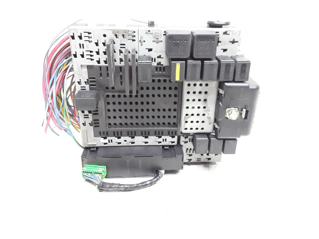 Блок предохранителей 8645716 Volvo S80