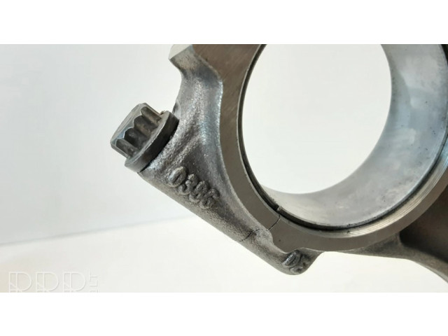 Píst 038G Audi A3 S3 A3 Sportback 8P pro naftový motor 1.9