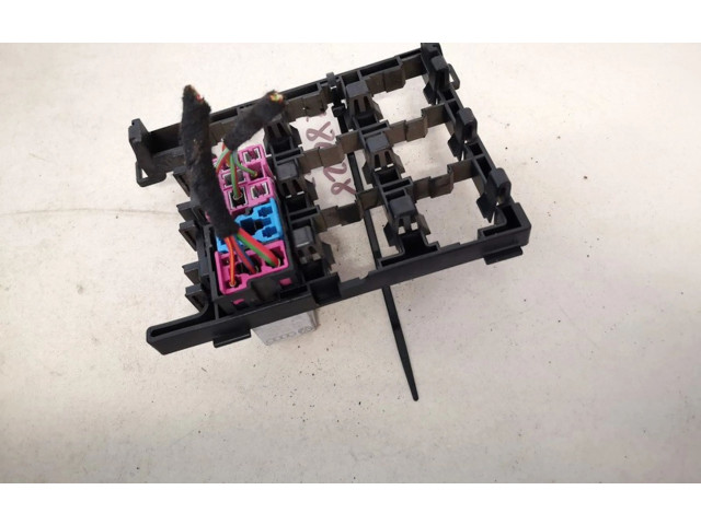 Блок предохранителей  1t1937503a, 1T1937503A   Volkswagen Touran I    