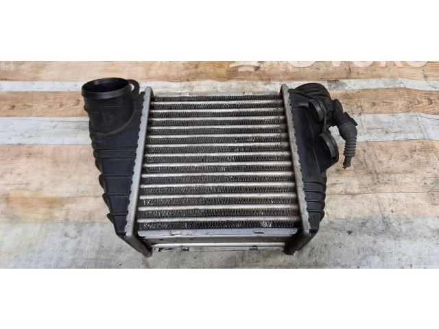 Интеркулер  1J0145803F, IA1070   Skoda Octavia Mk1 (1U) 