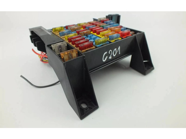 Pojistková skříňka 4D0941824 Audi A8 S8 D2 4D 1998