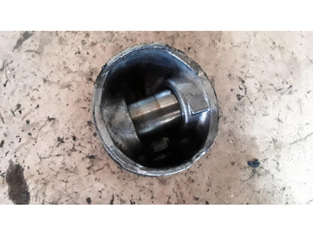 Поршень 4443 Chrysler Voyager для дизельного двигателя 2.5