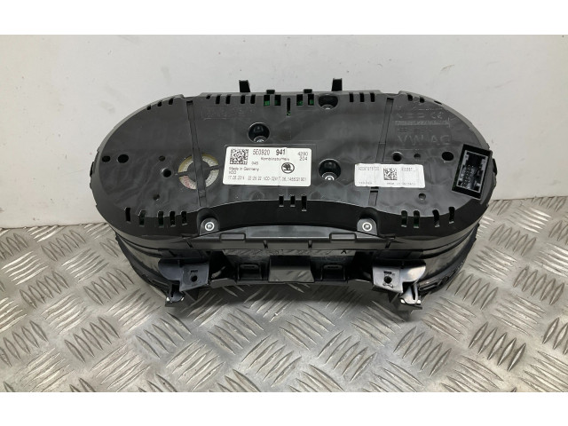 Панель приборов 5E0920941   Skoda Octavia Mk3 (5E)       