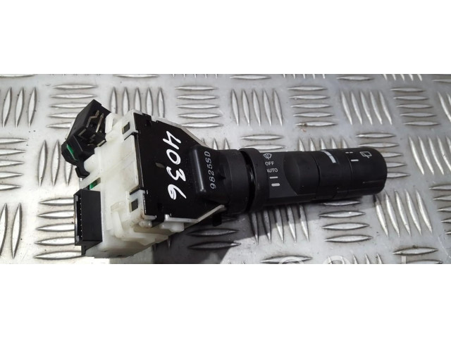 Ручка стеклоочистителей 9825SD Nissan Qashqai