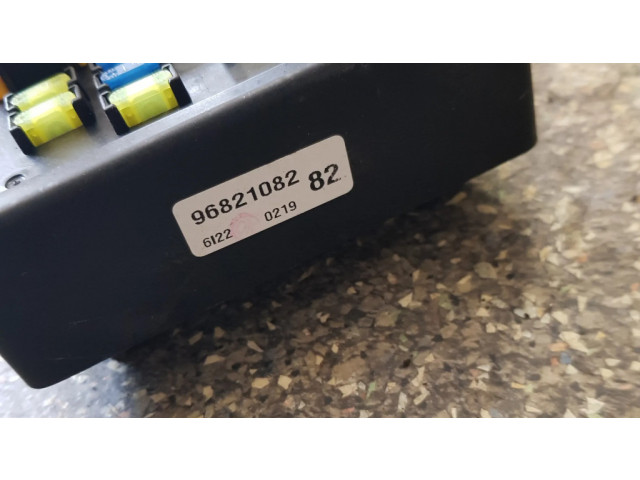 Блок предохранителей 96821082 Chevrolet Captiva