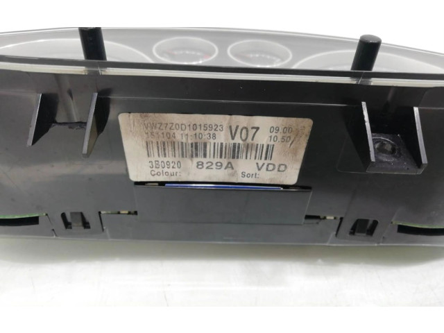 Панель приборов 3B0920829A   Volkswagen PASSAT       