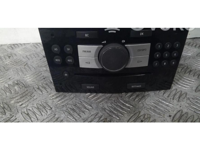 Pojistková skříňka Радио/ проигрыватель / навигация NT Opel Zafira B 2008