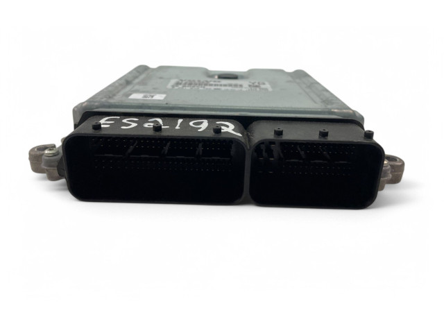 Блок управления двигателем Блок управления 31392982, 0281030782   Volvo V70
