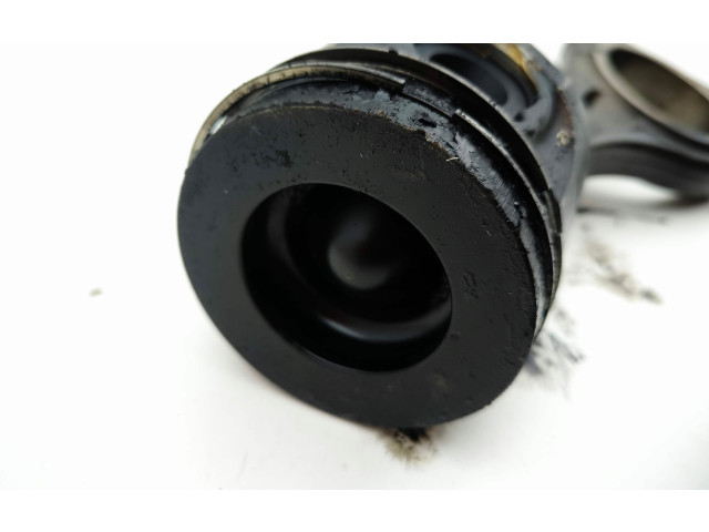  Поршень с шатуном 204DTD   Jaguar XE  