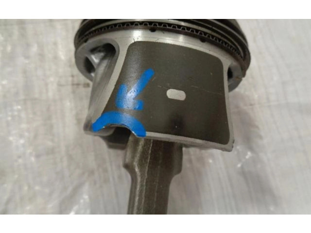 Поршень с шатуном Renault Clio V