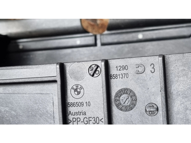 Другая деталь отсека двигателя