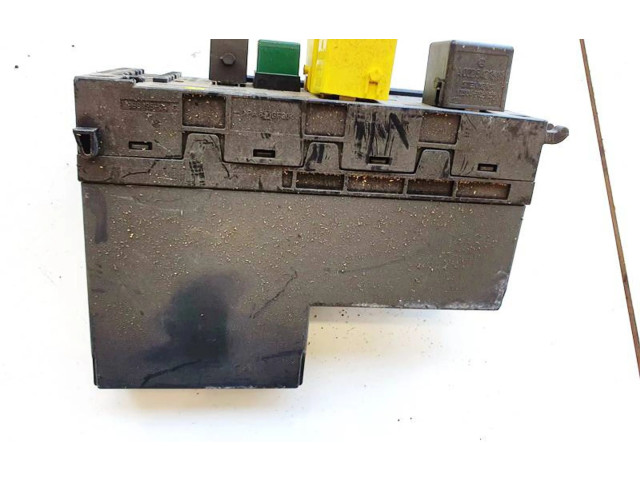 Pojistková skříňka 0025452701, 2-967523-2 Mercedes-Benz C W202 1998