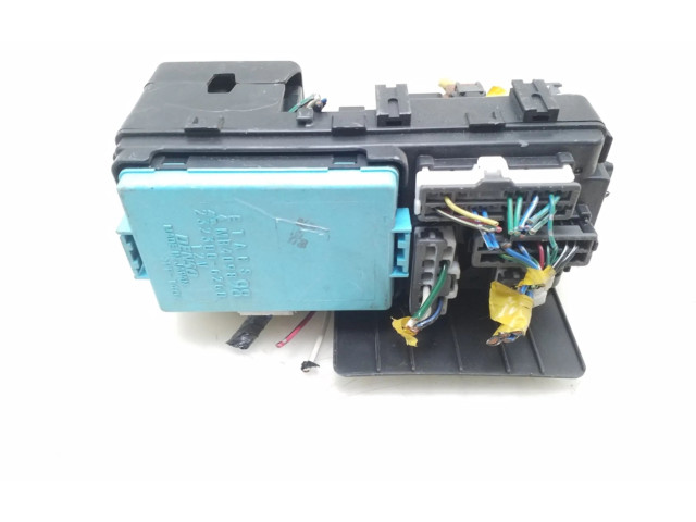 Блок предохранителей Mitsubishi Pajero Sport I