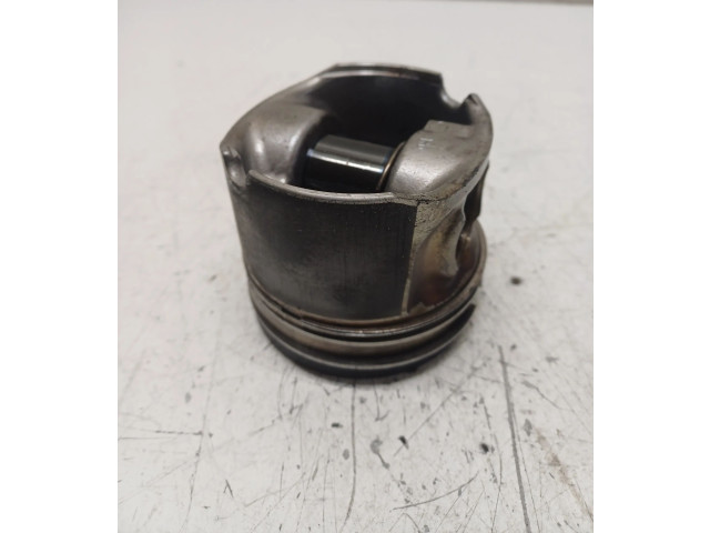 Píst 04L110   BMW X5 F15     