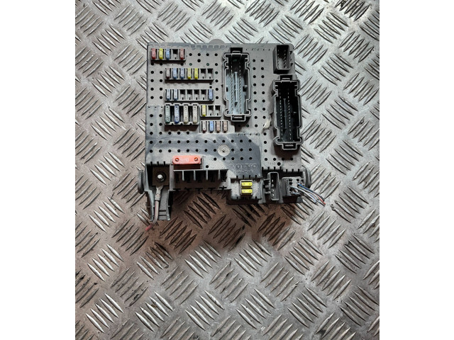 Блок предохранителей 12217799 Volvo S60