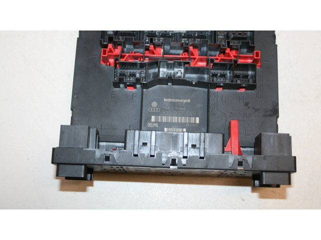 Блок предохранителей 3C0937049E Skoda Octavia Mk2 (1Z)