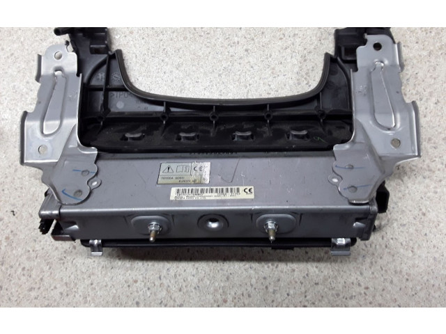 Подушка безопасности для колен 7030A31753 Mitsubishi Outlander