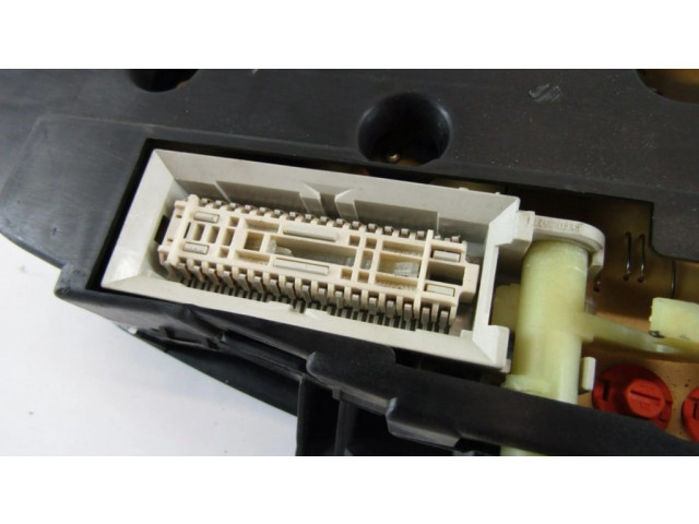 Панель приборов EJ Opel Zafira A