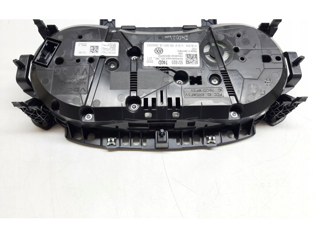 Панель приборов 5G1920740D Volkswagen Golf VII