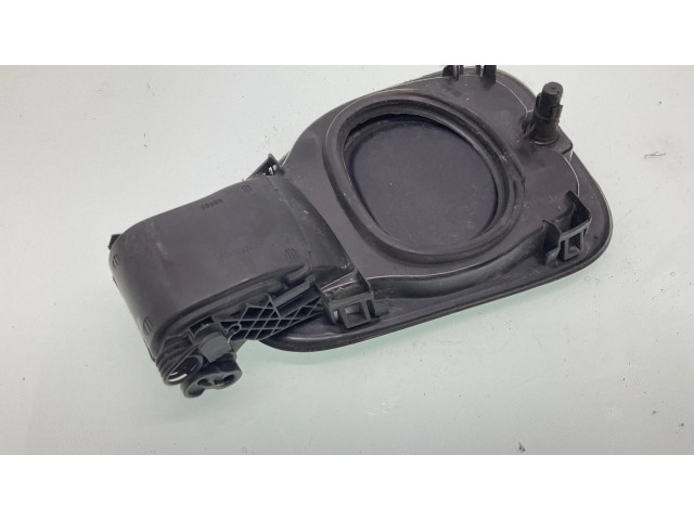 Крышка гнезда для зарядки электромобиля