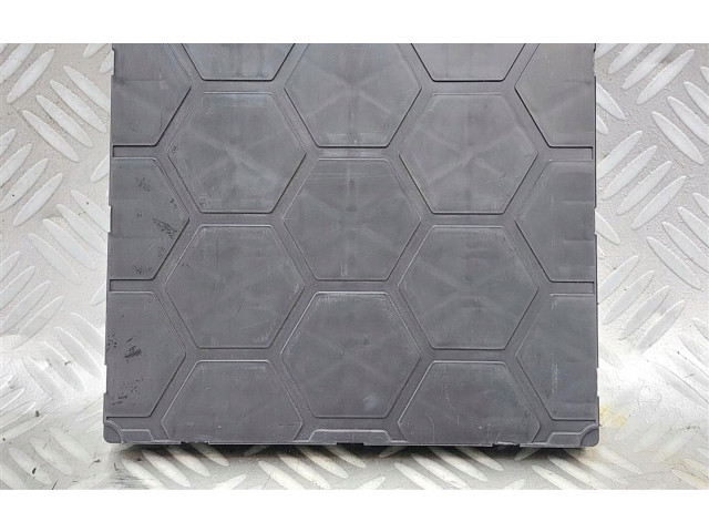 Блок предохранителей 6C0937089D Skoda Rapid (NH)