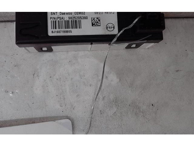 Дисплей 9825205380 Citroen C3 Aircross