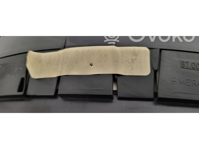 Přístrojová deska Mercedes-Benz C W203 2002 A2035403911