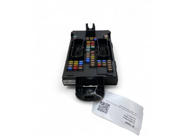 Блок предохранителей 32142591 Volvo XC90