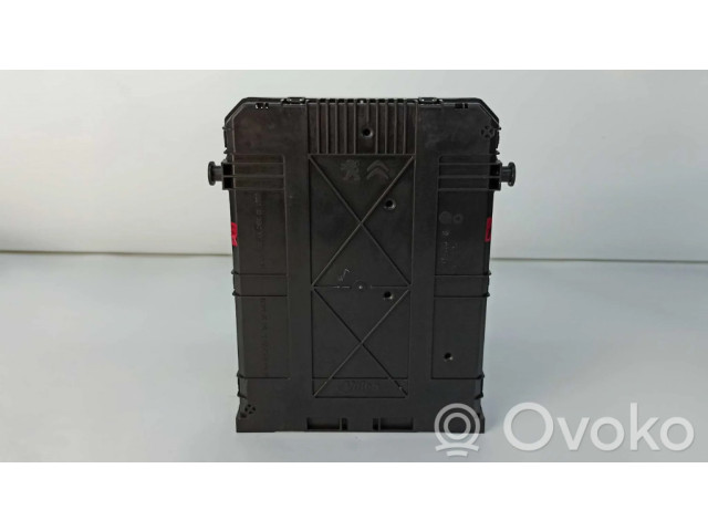 Блок комфорта 1617304880, 9819850080 Peugeot 2008 I