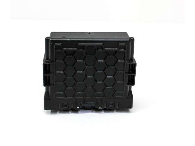 Блок управления парковки 13521136   Chevrolet Camaro