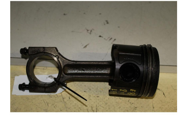 Píst BMW 1 E81 E87 pro naftový motor 2.0