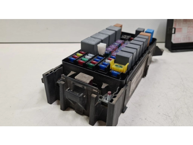 Блок предохранителей  911613E010, 1006C01017   KIA Sorento    