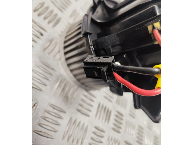 Вентилятор печки       Audi Q5 SQ5