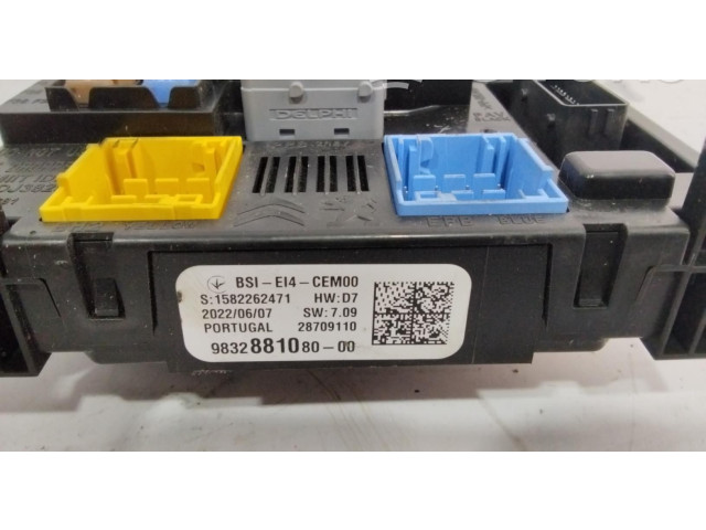 Блок предохранителей 983288108000 Peugeot 2008 I