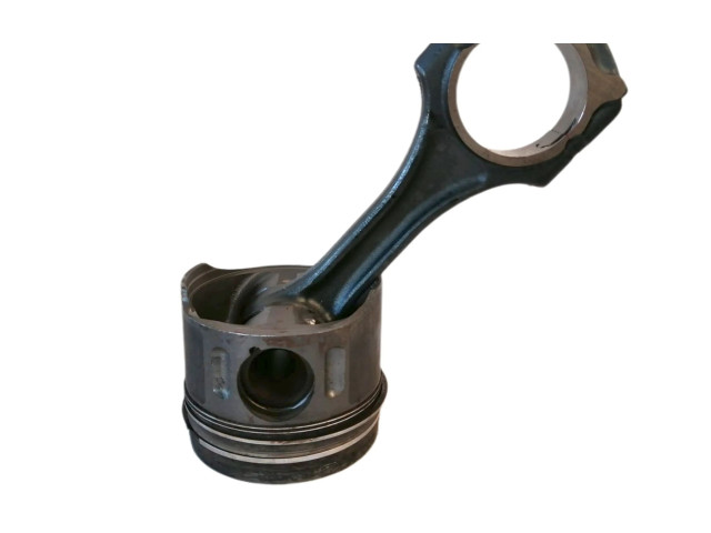 Píst Mercedes-Benz E W211 OM646821