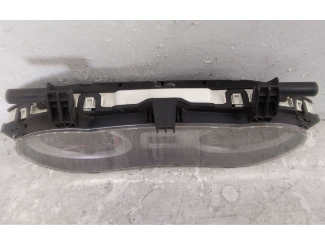 Панель приборов    Renault Clio III       