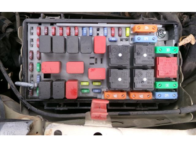   Pojistková skříňka    Fiat Punto (188) 1999